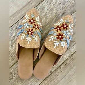 Handcrafted elegant embroidered shoes